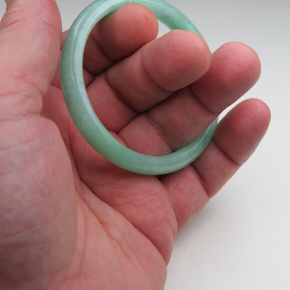 Natural Jade Bangle 2.5 inches=51mm - Picture 5 of 6